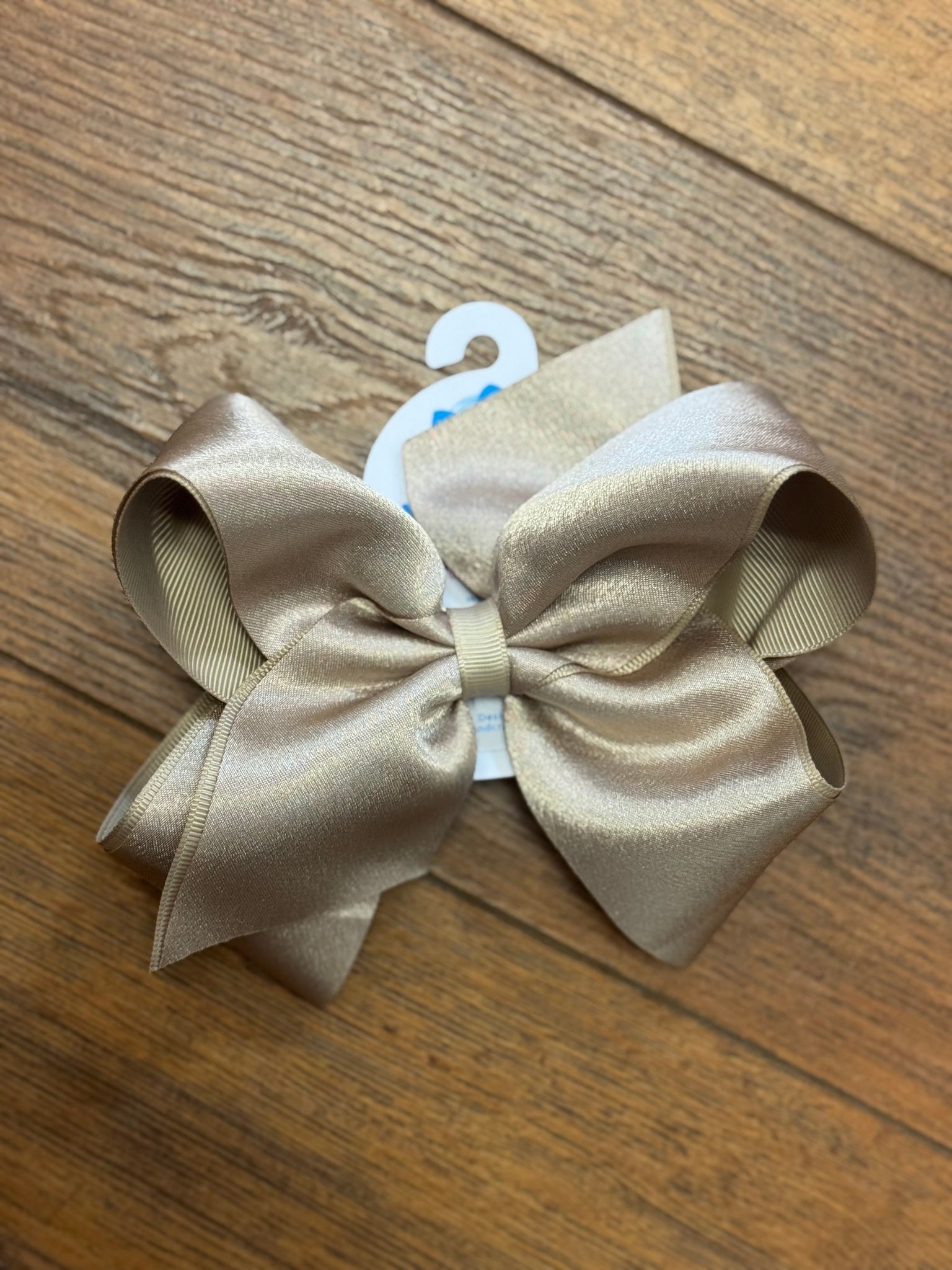 Oat Overlay King Bow