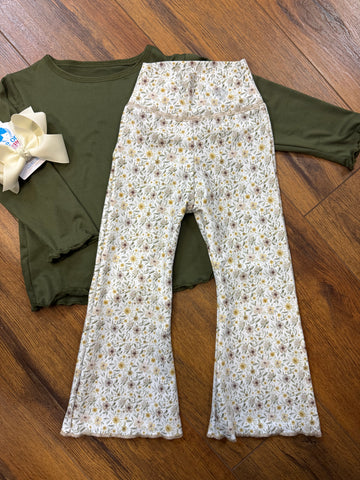 Almond Floral Flair Leggings