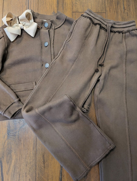 Cardigan in Chocolate