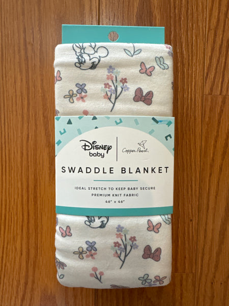 Minnie’s Bowquet Knit Swaddle Blanket
